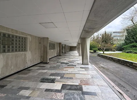 Champel / Parc Bertrand – Appartement 5 pièces en excellent état avec balcon et parking intérieur
