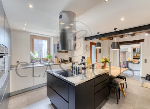 Maison de caractère XVIIIe – 330 m², jardin arboré &#038; terrasse jacuzzi à Aire-la-Ville