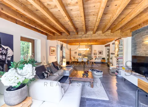 Maison de caractère XVIIIe – 330 m², jardin arboré &#038; terrasse jacuzzi à Aire-la-Ville