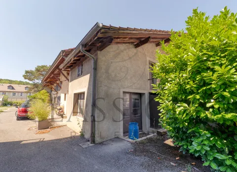 Maison de caractère XVIIIe – 330 m², jardin arboré &#038; terrasse jacuzzi à Aire-la-Ville