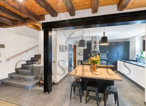 Maison de caractère XVIIIe – 330 m², jardin arboré &#038; terrasse jacuzzi à Aire-la-Ville