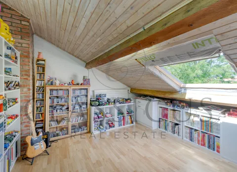 Maison de caractère XVIIIe – 330 m², jardin arboré &#038; terrasse jacuzzi à Aire-la-Ville