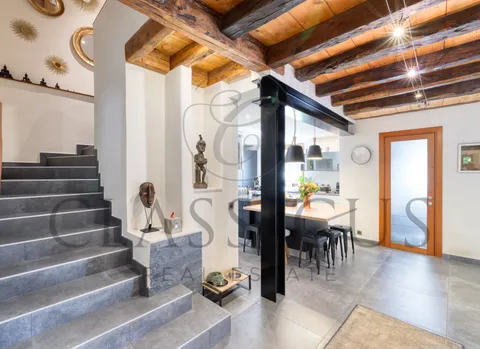 Maison de caractère XVIIIe – 330 m², jardin arboré &#038; terrasse jacuzzi à Aire-la-Ville