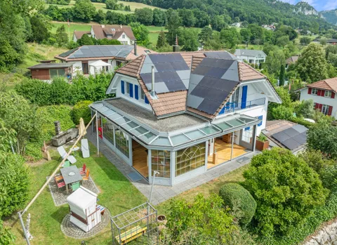 «Ihr neues Zuhause mit viel Platz und nachhaltiger Energie!»