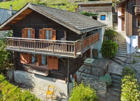 Opportunité: Adorable chalet à vendre, à Salvan – parcelle de 300m2 avec potentiel