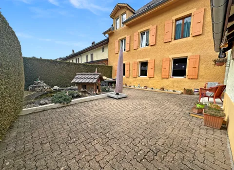 Une maison pleine de potentiel à Buttes, idéale pour des projets variés