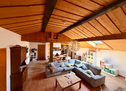 Garage &#8211; station service et 3 appartements