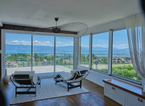 Superb detached House Astonishing view  on lake and Mont Blanc