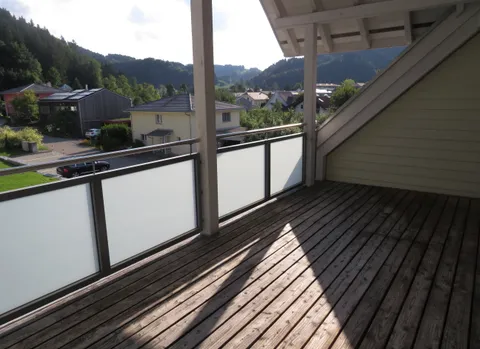 Moderne 4.5-Zimmer-Maisonette-Wohnung in idyllischer Lage