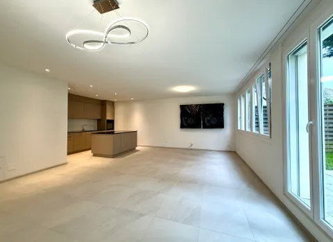 Neubau-Erstbezug – mit grossem Garten – Innenausbau selber bestimmen!