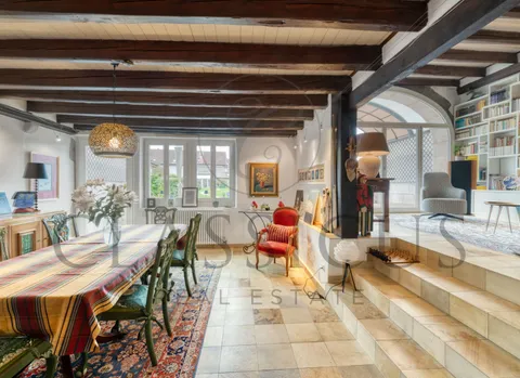 Ensemble villageois de charme avec revenu accessoire et jardin confidentiel