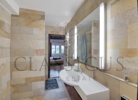 Ensemble villageois de charme avec revenu accessoire et jardin confidentiel