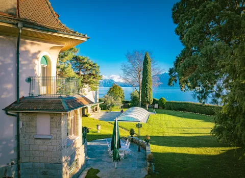 Magnifique villa de charme en première ligne du lac