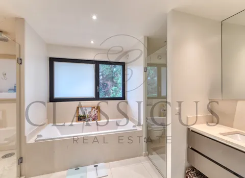 Villa contemporaine de prestige avec piscine