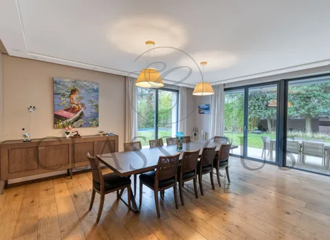 Villa contemporaine de prestige avec piscine