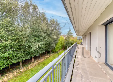 Villa contemporaine de prestige avec piscine