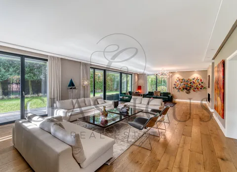 Villa contemporaine de prestige avec piscine