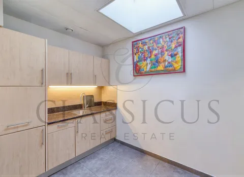Grande surface de bureaux au 2ème étage – 263 m² – Genève Plainpalais