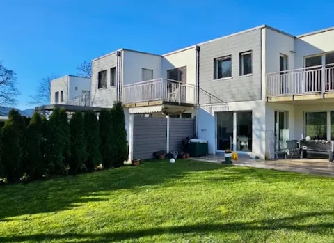 Villa  contigüe située dans un agréable quartier prisé de Fleurier