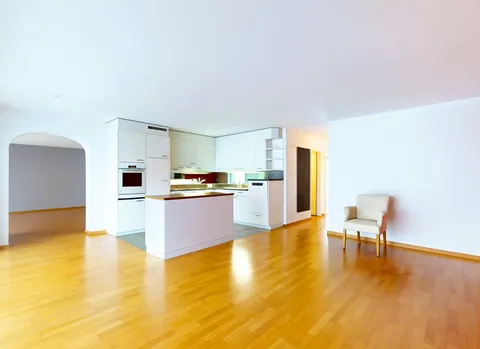Helle und moderne 4.5-Zimmer-Hochparterrewohnung nahe Aarau