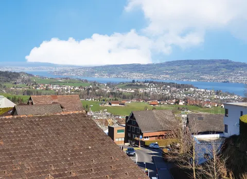 Attraktive Attika-Wohnung mit herrlichem Ausblick auf den Zürichsee in Schindellegi