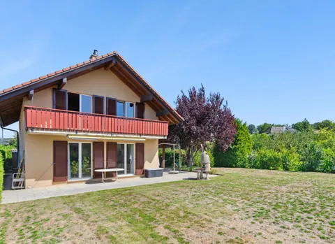 Ravissante maison individuelle avec un magnifique jardin, idéale pour une famille