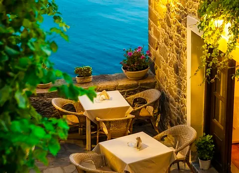 „FÜNF WELTEN DER KULINARIK“  AN TOPLAGE  (ZÜRICH)