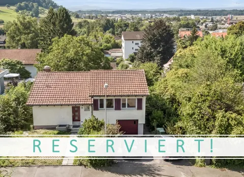 EINFAMILEINAUS MIT EINLIEGERWOHNUNG