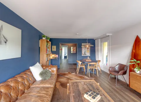Appartement traversant rénové de 4 pièces avec deux balcons