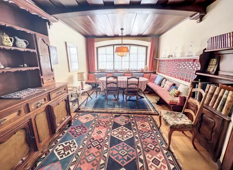Spacieux appartement de 5,5 pièces au cœur de Sainte-Croix – 175 m² habitables