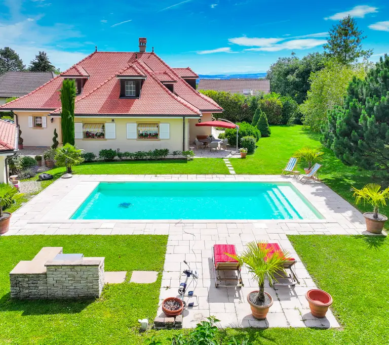 Bien d'exception ! Maison d'architecte de 6.5 pièces 