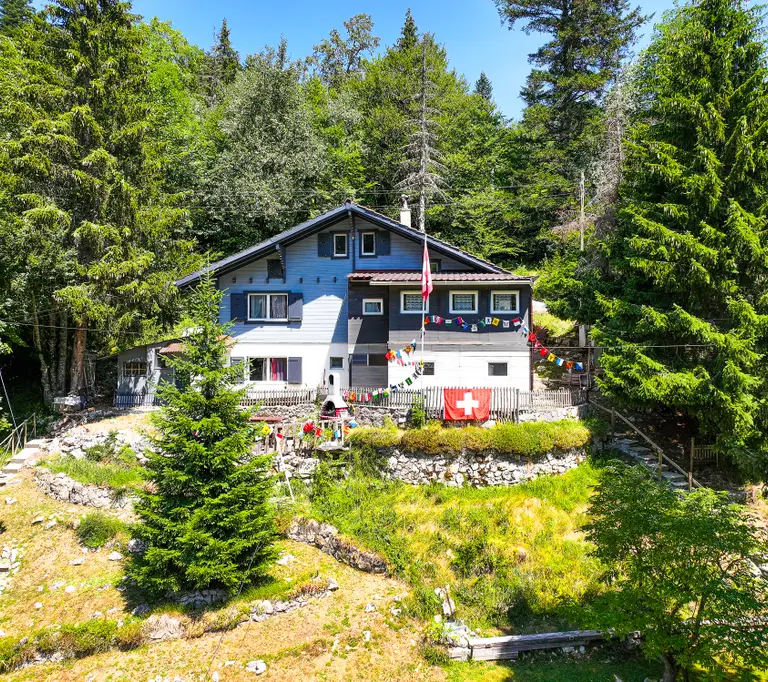 Joli Chalet à potentiel!