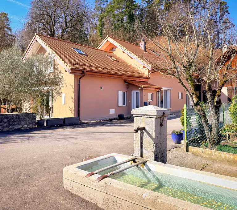 Exclusivité - Maison individuelle entièrement rénovée avec grand atelier et garage 