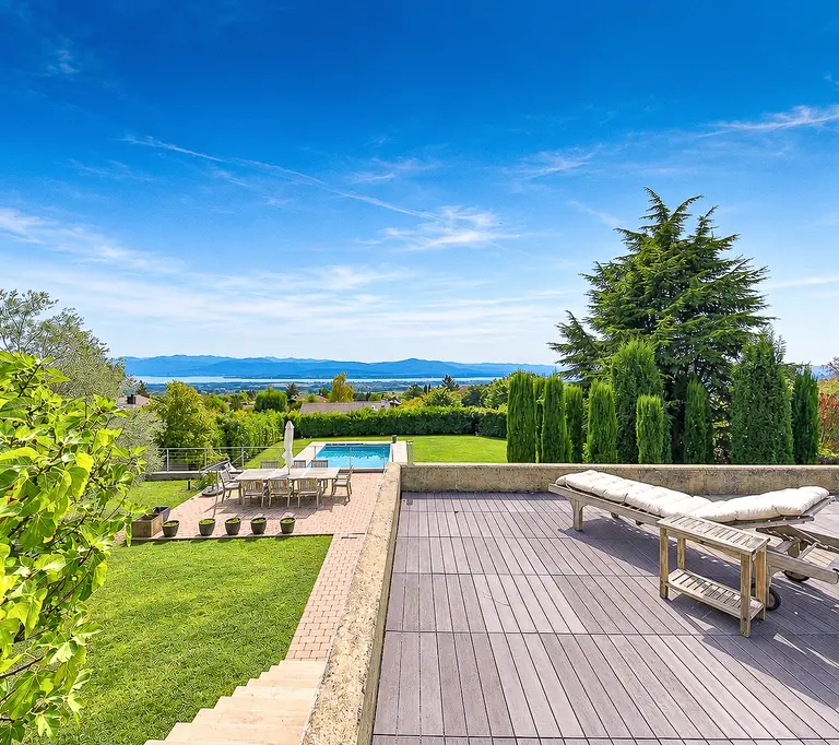 Superbe villa avec panorama sur le Léman, les Alpes et le Mont-Blanc