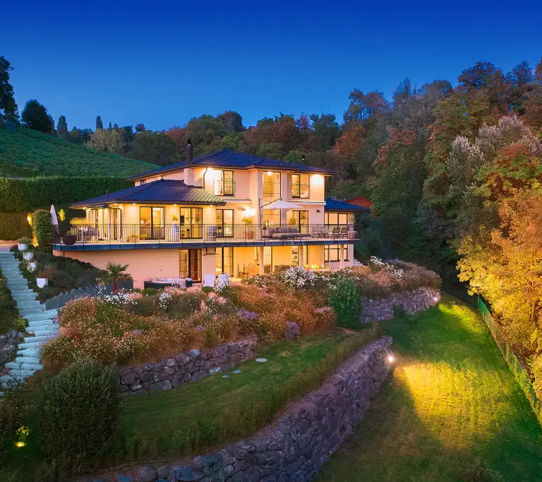 Villa d’exception avec vue imprenable, entre lac et nature