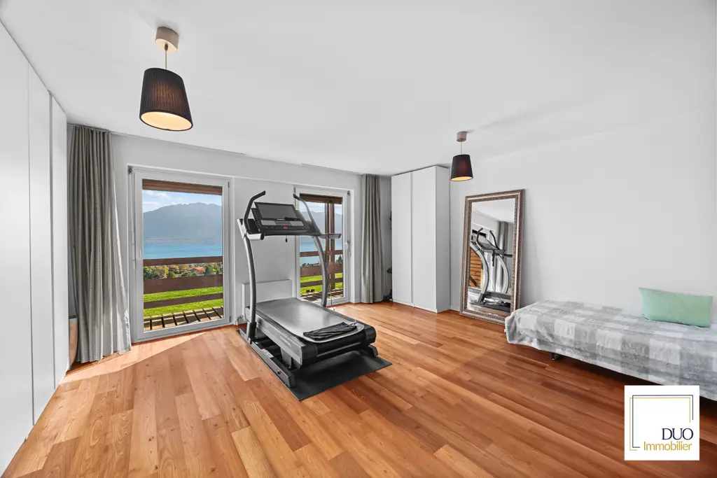 Maison mitoyenne de 5,5 pièces avec vue panoramique sur le lac Léman
