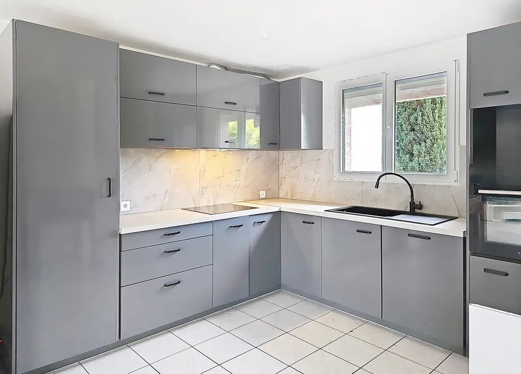 Agréable maison à Pensier (FR) avec jardin