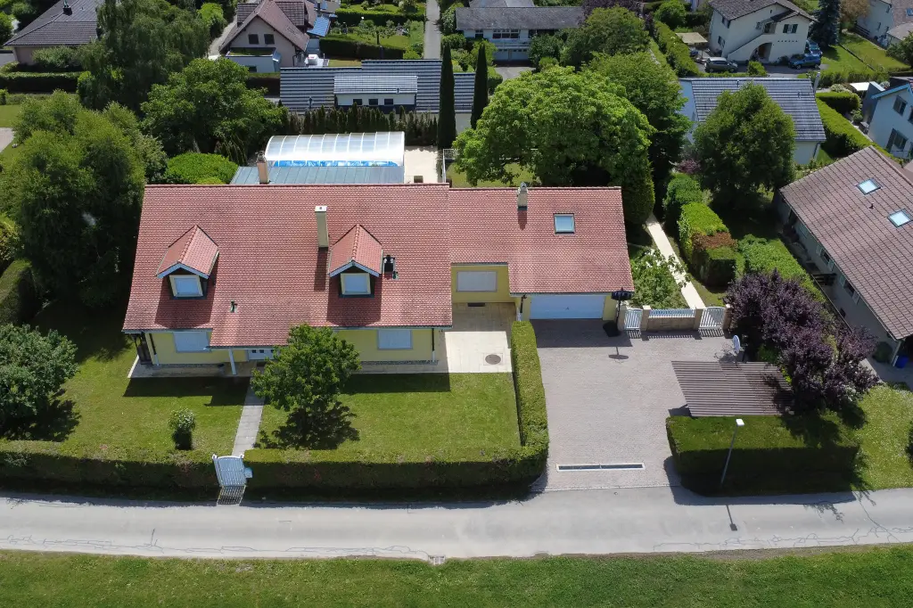Vue Lac &amp; Alpes &#8211; Élégante Villa Familiale &#8211; Piscine &#8211;  20 min Aéroport &#8211; Agrandissement possible