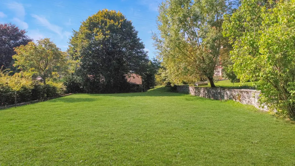 Villa familiale  avec 2 appart de 4.5 et 3.5 – 2 studios, un local atelier et grande parcelle
