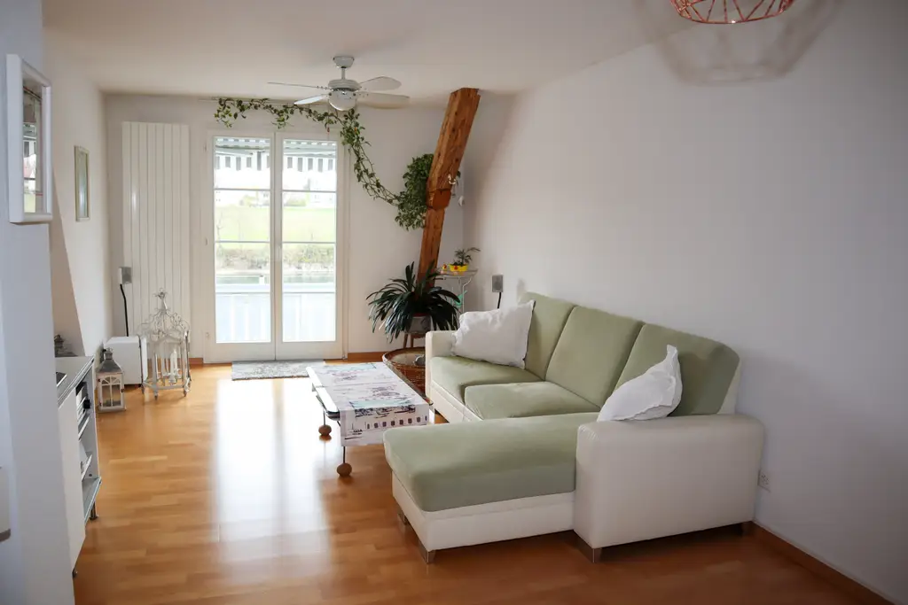 3,5 Zimmer-Altstadtwohnung direkt am Rhein