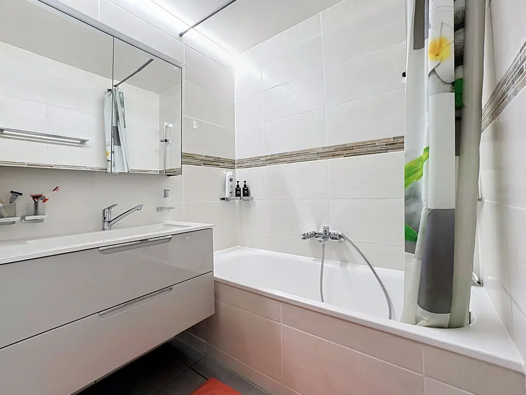 Entre lac et ville, l&rsquo;appartement qui coche toutes les cases