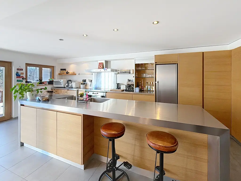 À 10 minutes d’Épalinges – Élégance rurale &amp; art de vivre transformé en 3 maisons