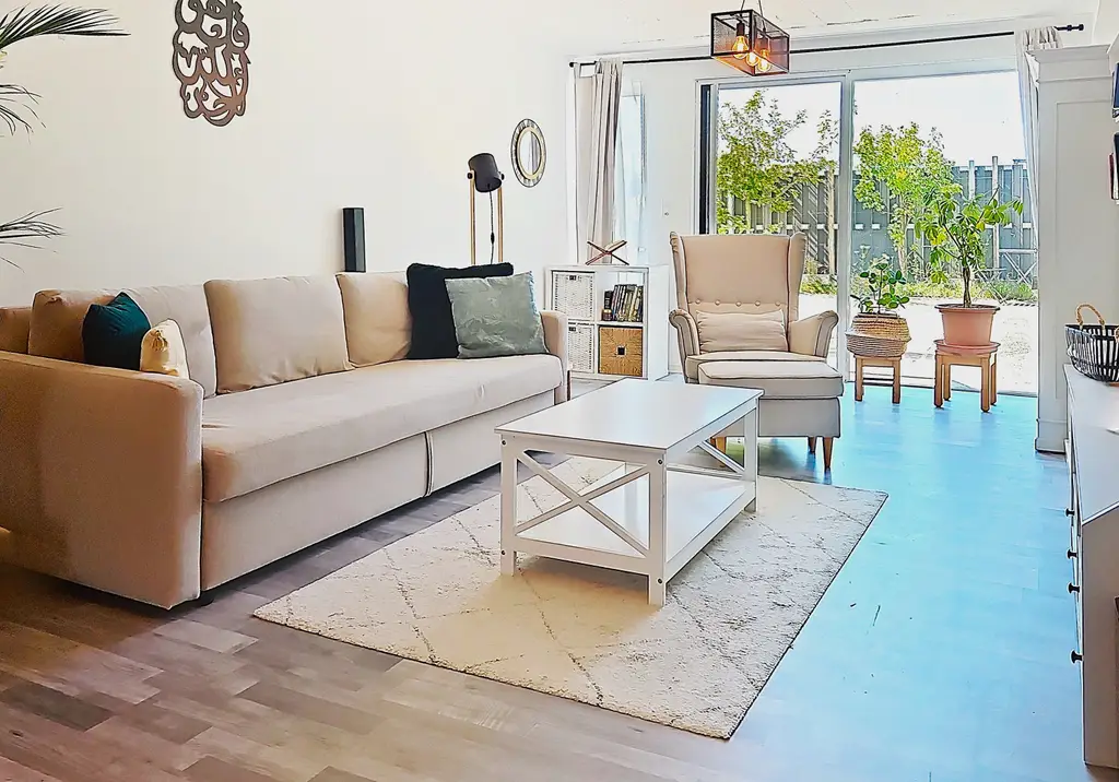 Villa 7,5 p  Corcelles-près-Payerne (VD) – Belle, chaleureuse, au calme, et dans un cocon de verdure