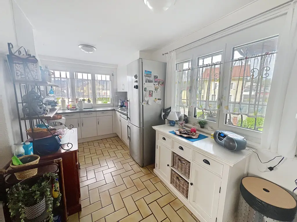 Au cœur d’Yvonand – Charmante maison de 3,5 pièces avec jardin verdoyant et terrasse ensoleillée à remettre au goût du jour