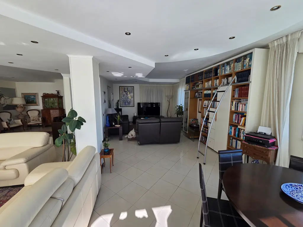 Exceptional Villa in San Remo – Mediterranean Panorama &amp; Outstanding Living Spaces