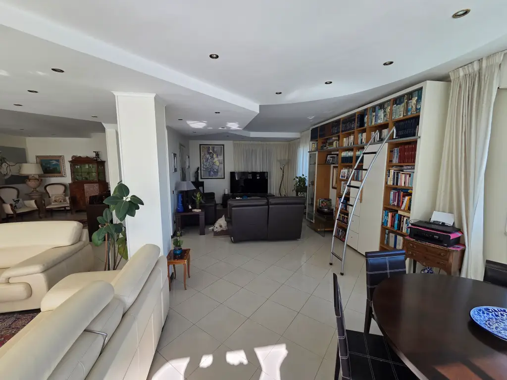 Exceptional Villa in San Remo – Mediterranean Panorama &amp; Outstanding Living Spaces