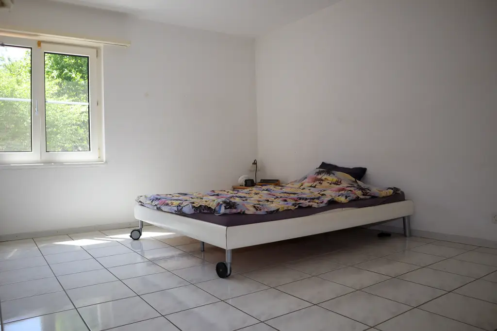Charmante 4,5 Zimmer-Gartenwohnung direkt am Bach