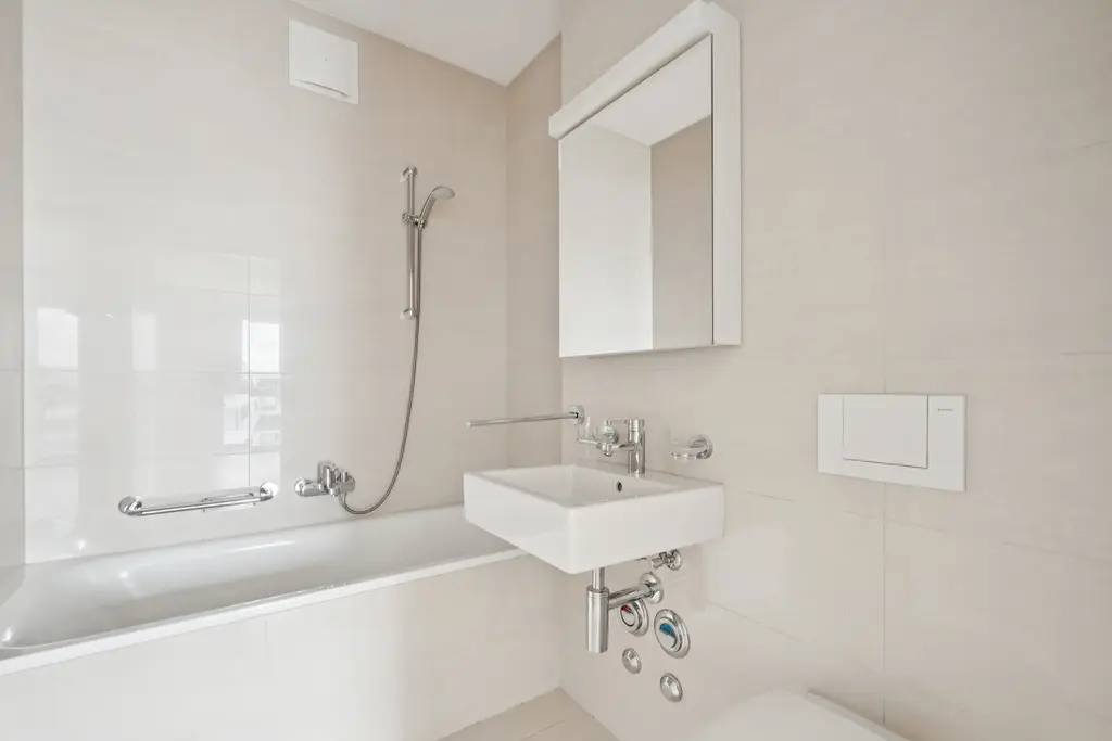 Lichtdurchflutete 3.5-Zimmer Wohnung mit Blick in Zürich
