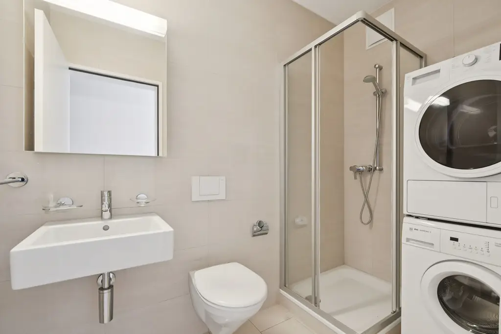 Lichtdurchflutete 3.5-Zimmer Wohnung mit Blick in Zürich