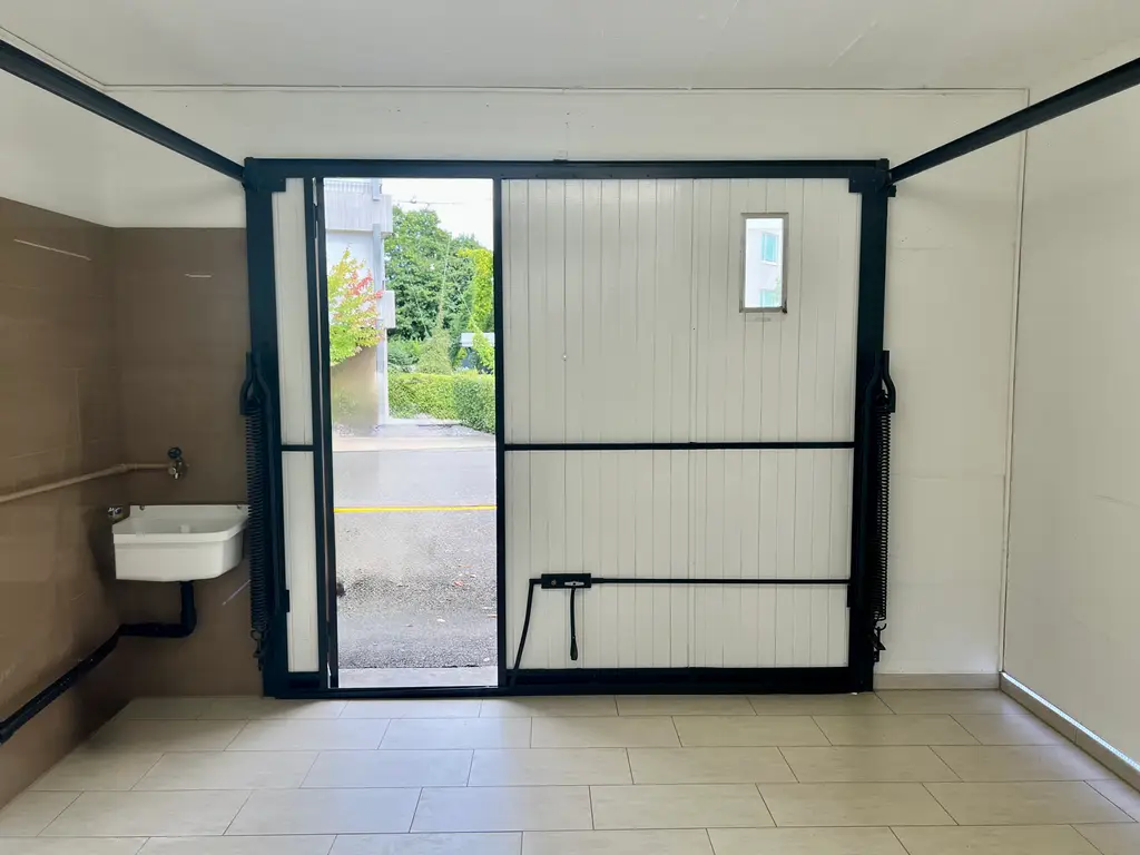 Neu renovierter Lagerraum/Werkstatt an sehr zentraler Lage